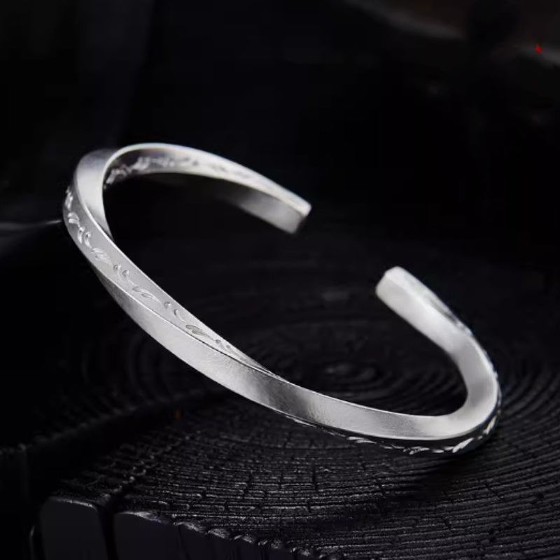 999 Sterling Silber Armband mit detaillierten Gravuren, robustes Accessoire für Herren, ideal als Vintage Schmuck Modeartikel.