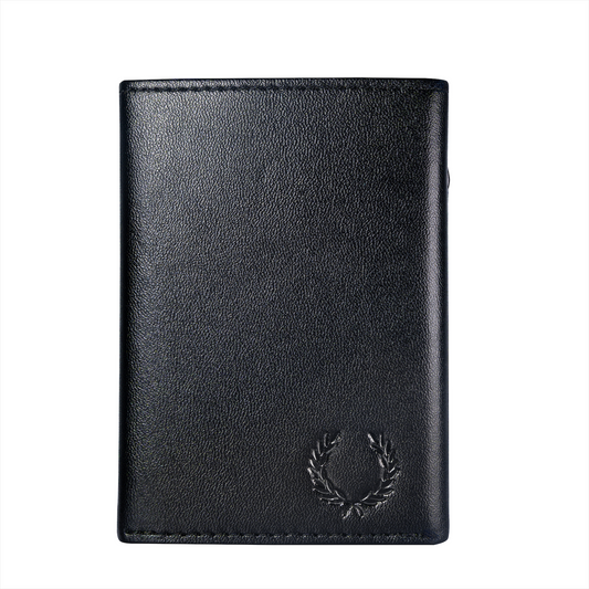 Luxus Wallet aus hochwertigem Leder mit RFID-Schutz.